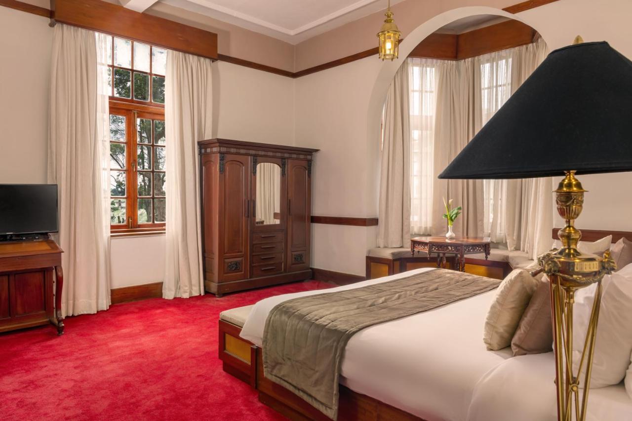 Junior Suite (Governor's Wing)